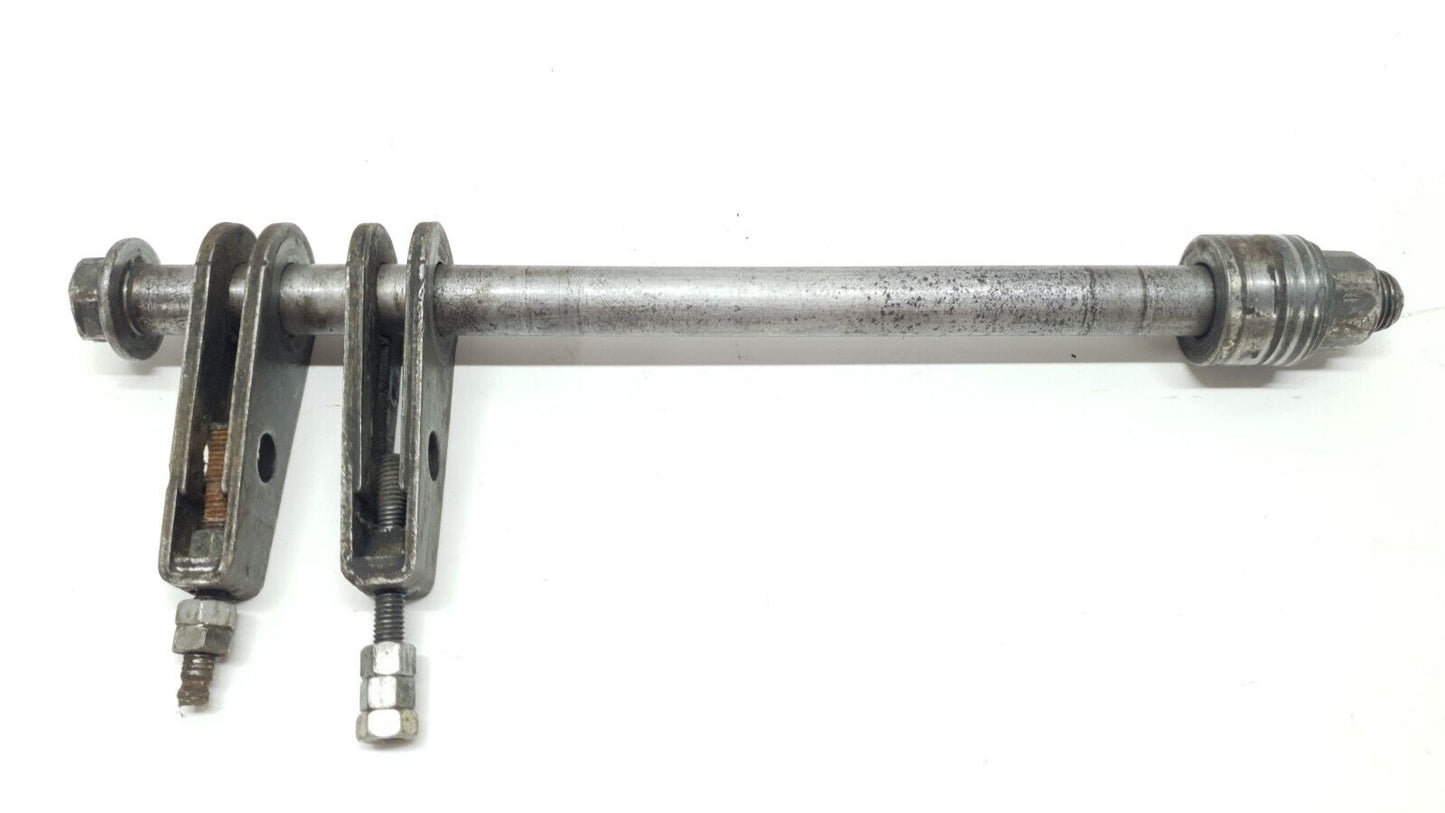 Axe de roue arrière Honda CM125T 1978-1981 n°3 Réf 42301-304-972 Rear wheel axle