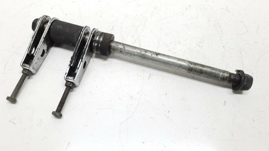 Axe de roue arrière Honda CM 125 Custom 1997 Réf : 42301-KC1-730 Rear wheel axle