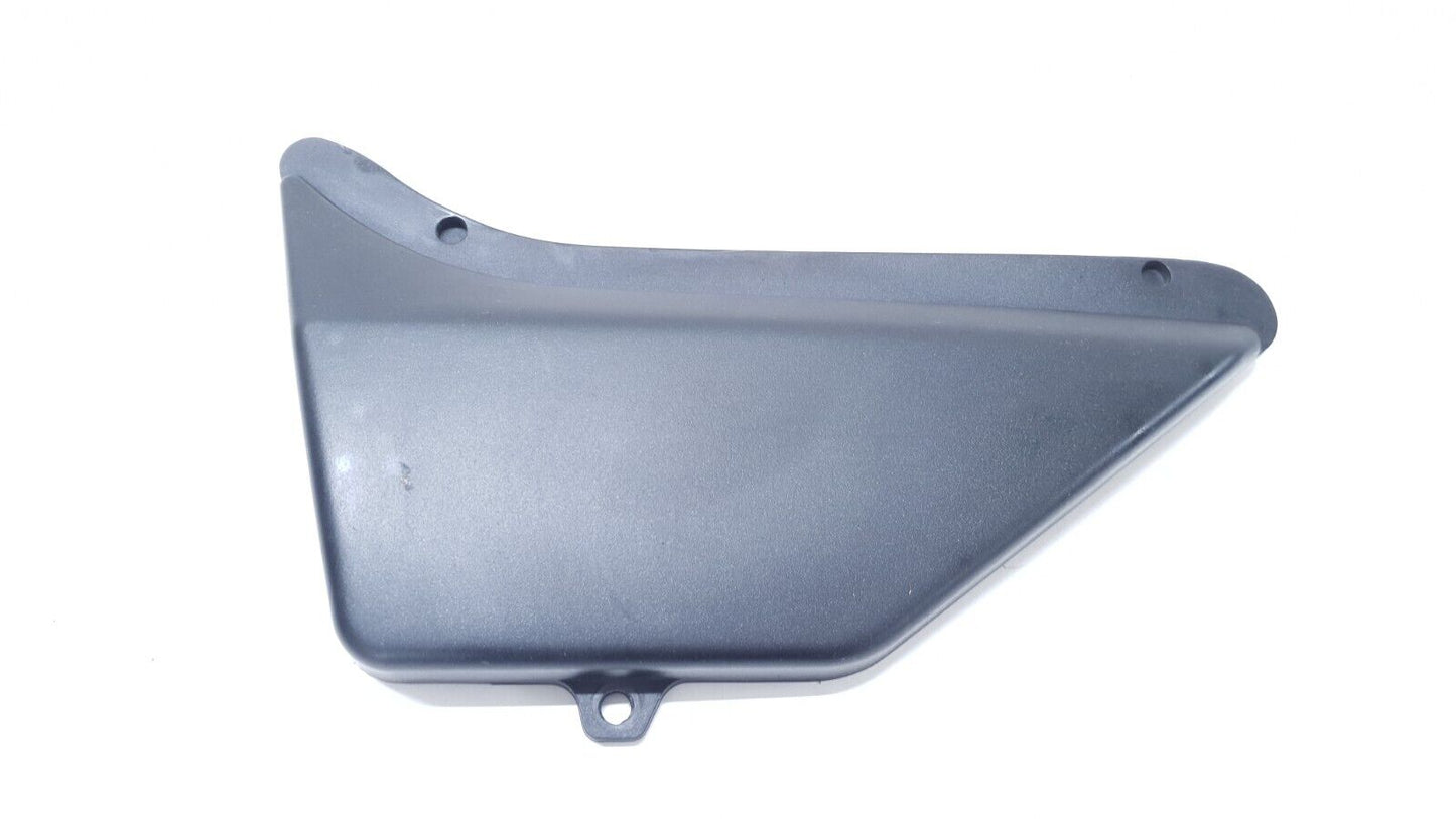 Carénage latéral gauche Honda CLR 125 CityFly 2000 Réf : 83600-KFT-620ZA