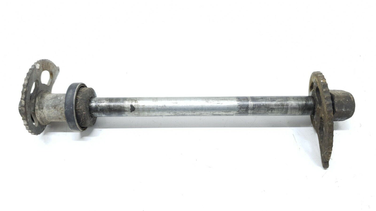 Axe de roue arrière Suzuki 600 DR 1989 Réf : 64711-44B10-000 Rear wheel axle