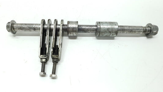 Axe de roue arrière Honda CM 125 Custom 1985 Réf : 42301-KC1-730 Rear wheel axle