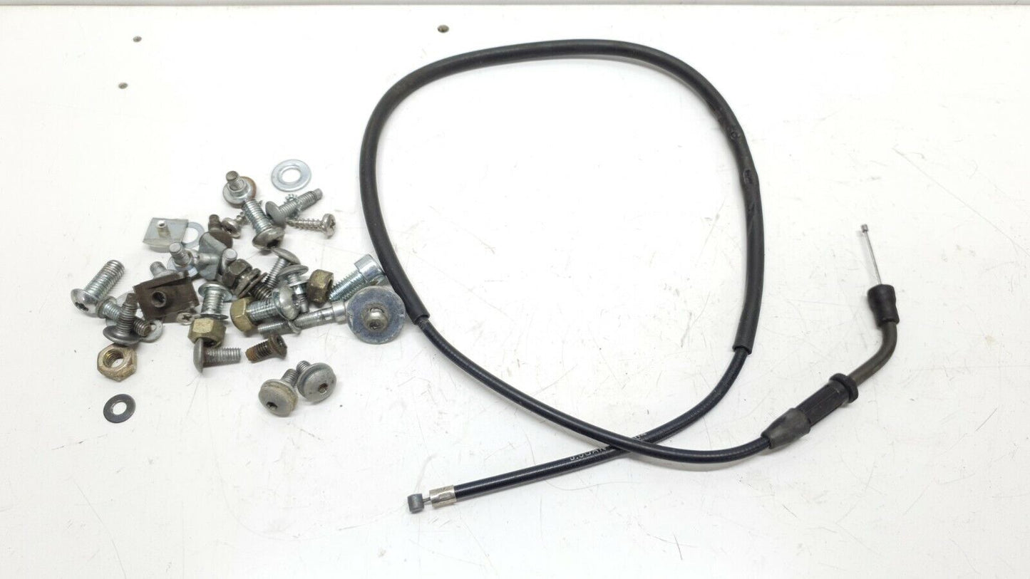 Vis et câble carburateur Yamaha XT125R 2005 Screw & cable