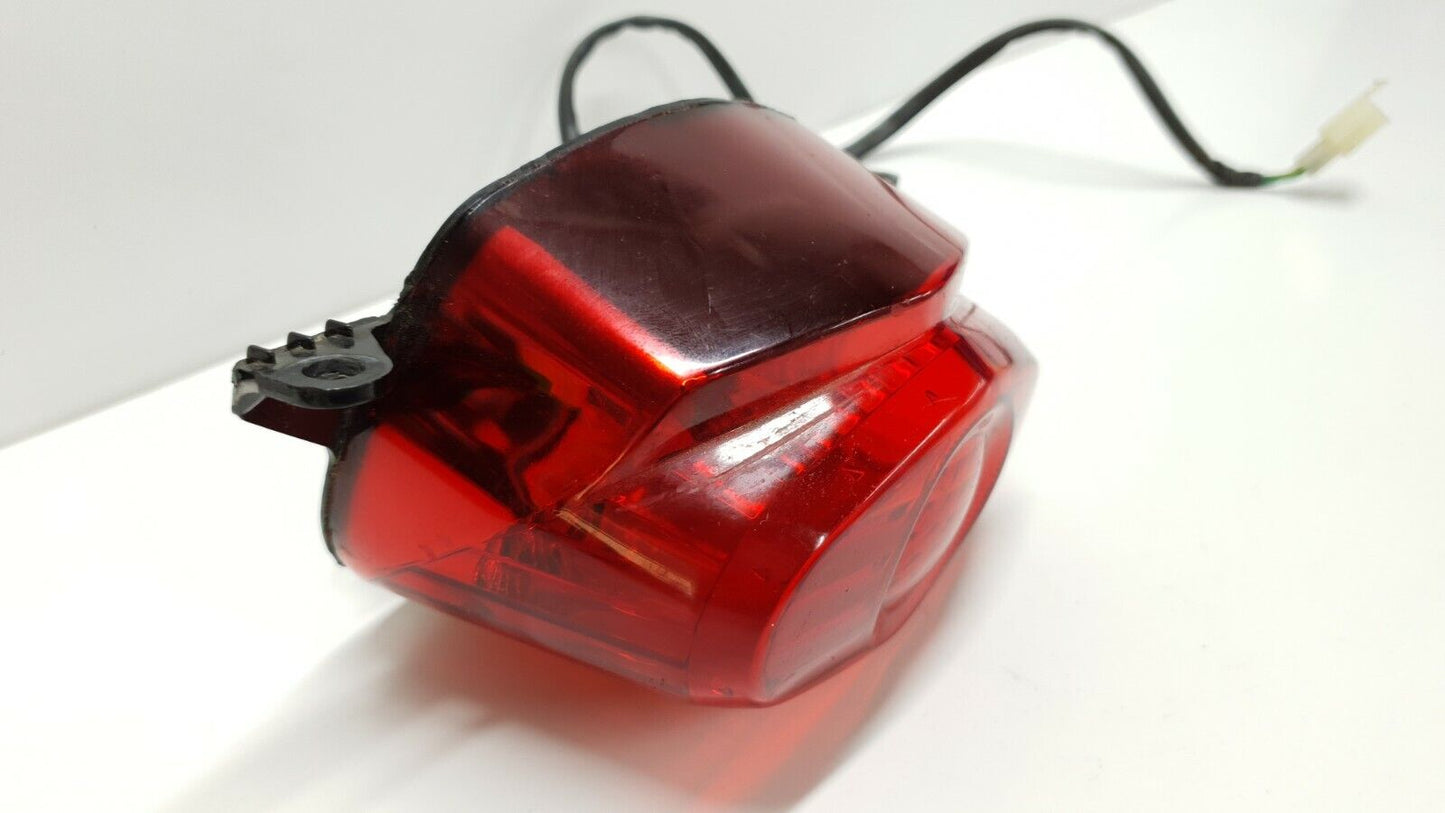 Feu arrière Honda CBF 125 2012 Réf : 33710-KWF-951 Rear light