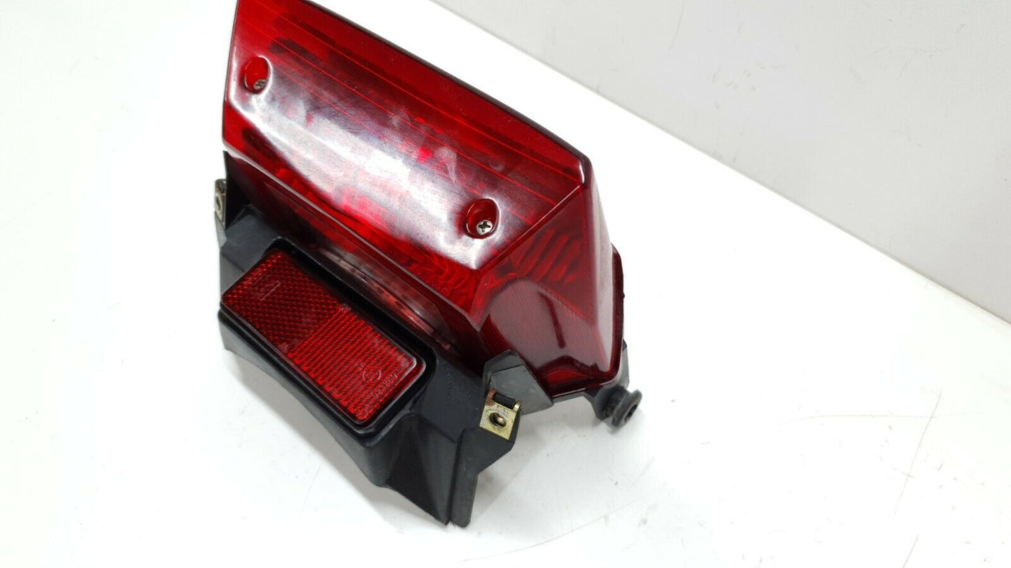 Feu arrière Yamaha YBR 125 2010 Réf : 18C-H4700-01 Rear lamp