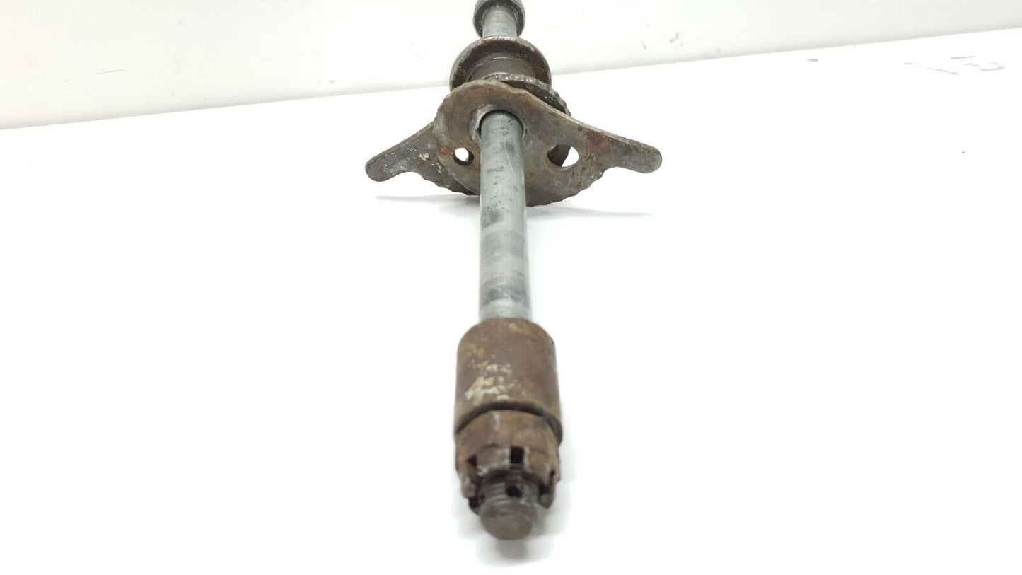 Axe de roue arrière Yamaha DT125LC 1983 Rear wheel axle