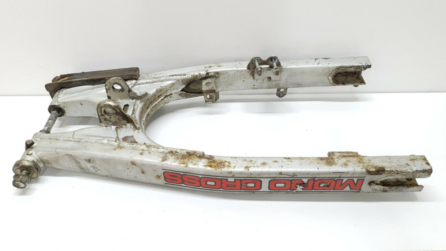 Bras oscillant Yamaha DT125LC 1986 N°2 Réf : 34Y-22110-00-35 Swingarm