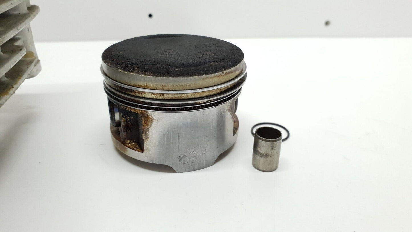 Cylindre et piston 54mm Yamaha YBR 125 2005 Réf : 5VL-E1310-00-00 Cylinder