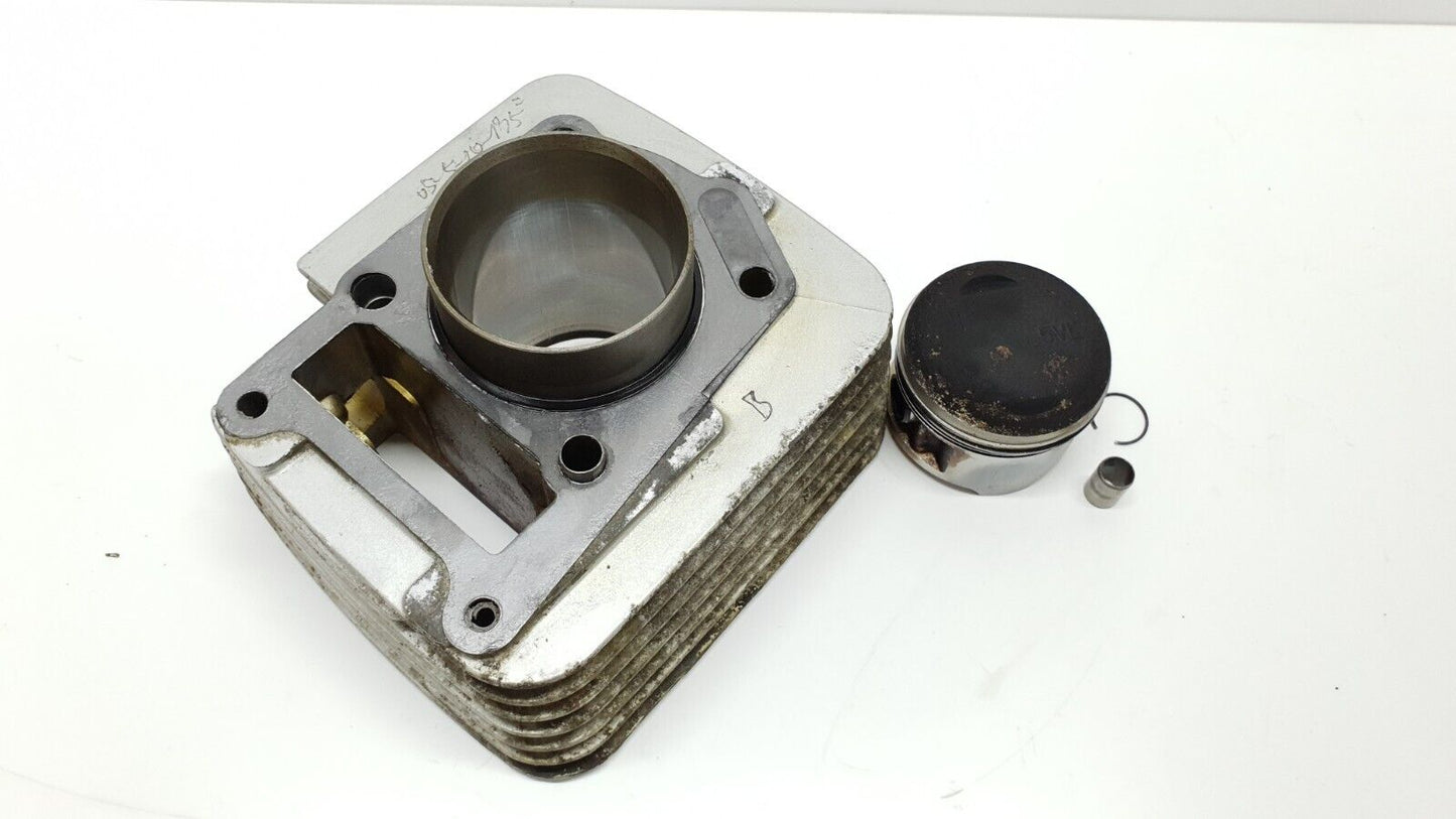 Cylindre et piston 54mm Yamaha YBR 125 2005 Réf : 5VL-E1310-00-00 Cylinder