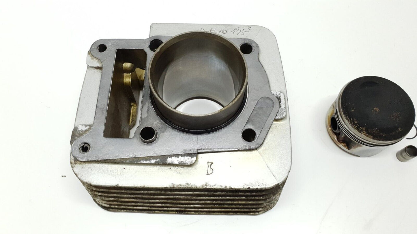 Cylindre et piston 54mm Yamaha YBR 125 2005 Réf : 5VL-E1310-00-00 Cylinder