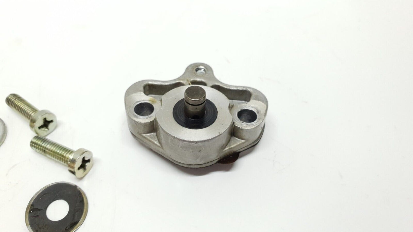 Pompe à huile complète Yamaha YBR 125 2005 Réf : 5VL-E3300-00-00 Oil pump