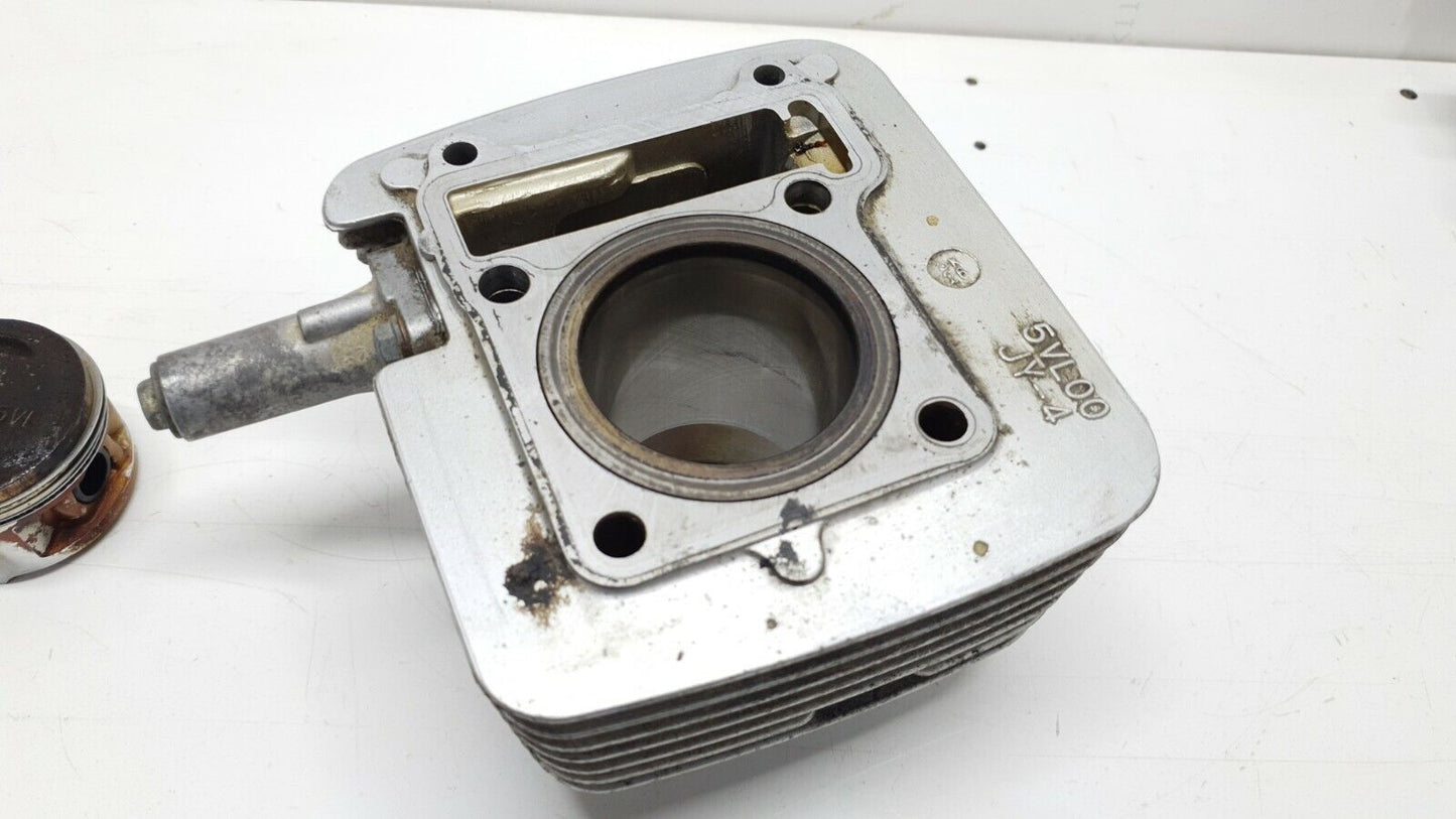 Cylindre et piston 54mm Yamaha YBR 125 2006 Réf : 5VLE13101000 Cylinder