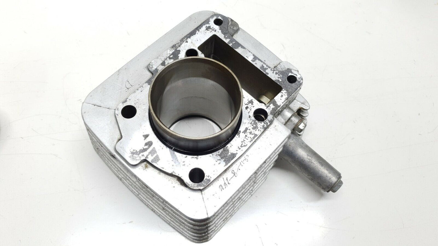 Cylindre et piston 54mm Yamaha YBR 125 2006 Réf : 5VLE13101000 Cylinder