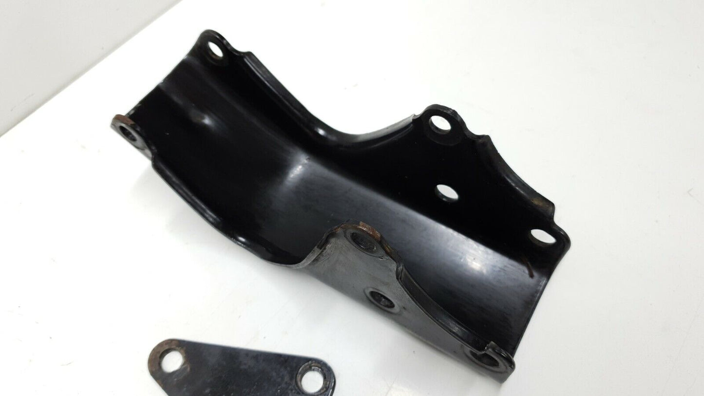 Supports moteur Yamaha YBR 125 2006 Réf : 5VLF13160100 Engine bracket