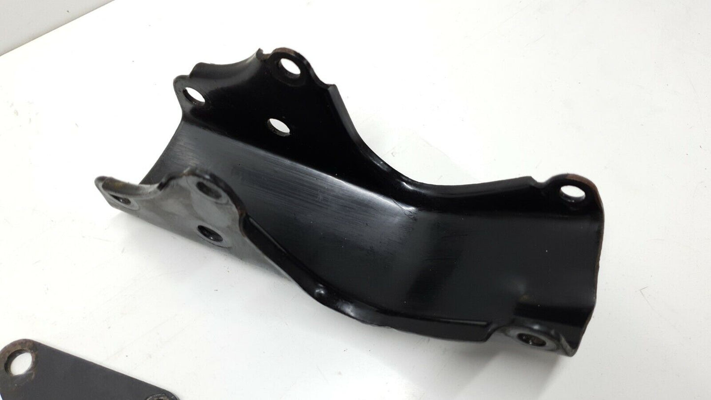 Supports moteur Yamaha YBR 125 2006 Réf : 5VLF13160100 Engine bracket