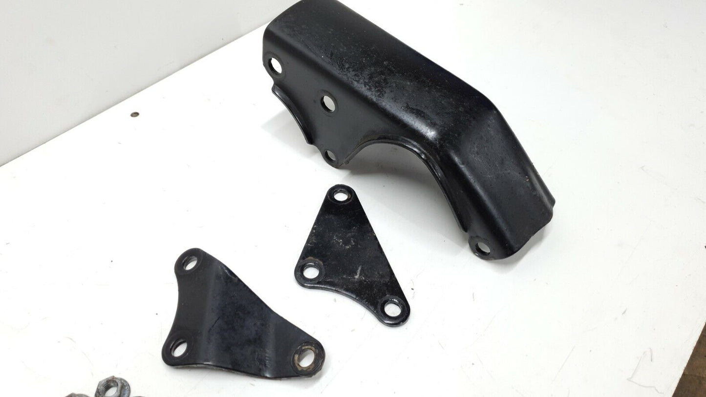 Supports moteur Yamaha YBR 125 2006 Réf : 5VLF13160100 Engine bracket