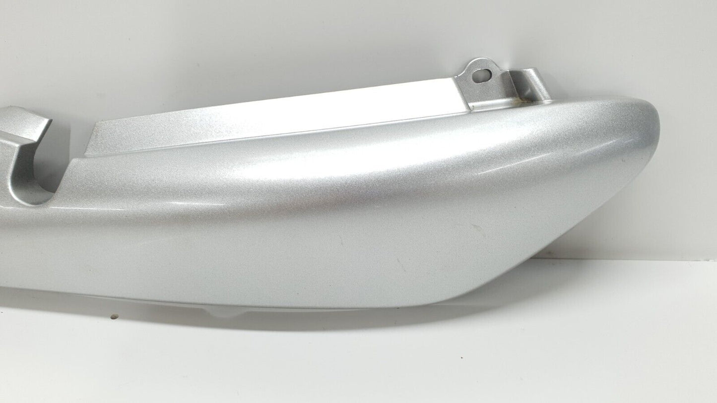 Carénage arrière droit Yamaha YBR 125 2007 Réf 5VL-F472K-00-P1 Rear right cover