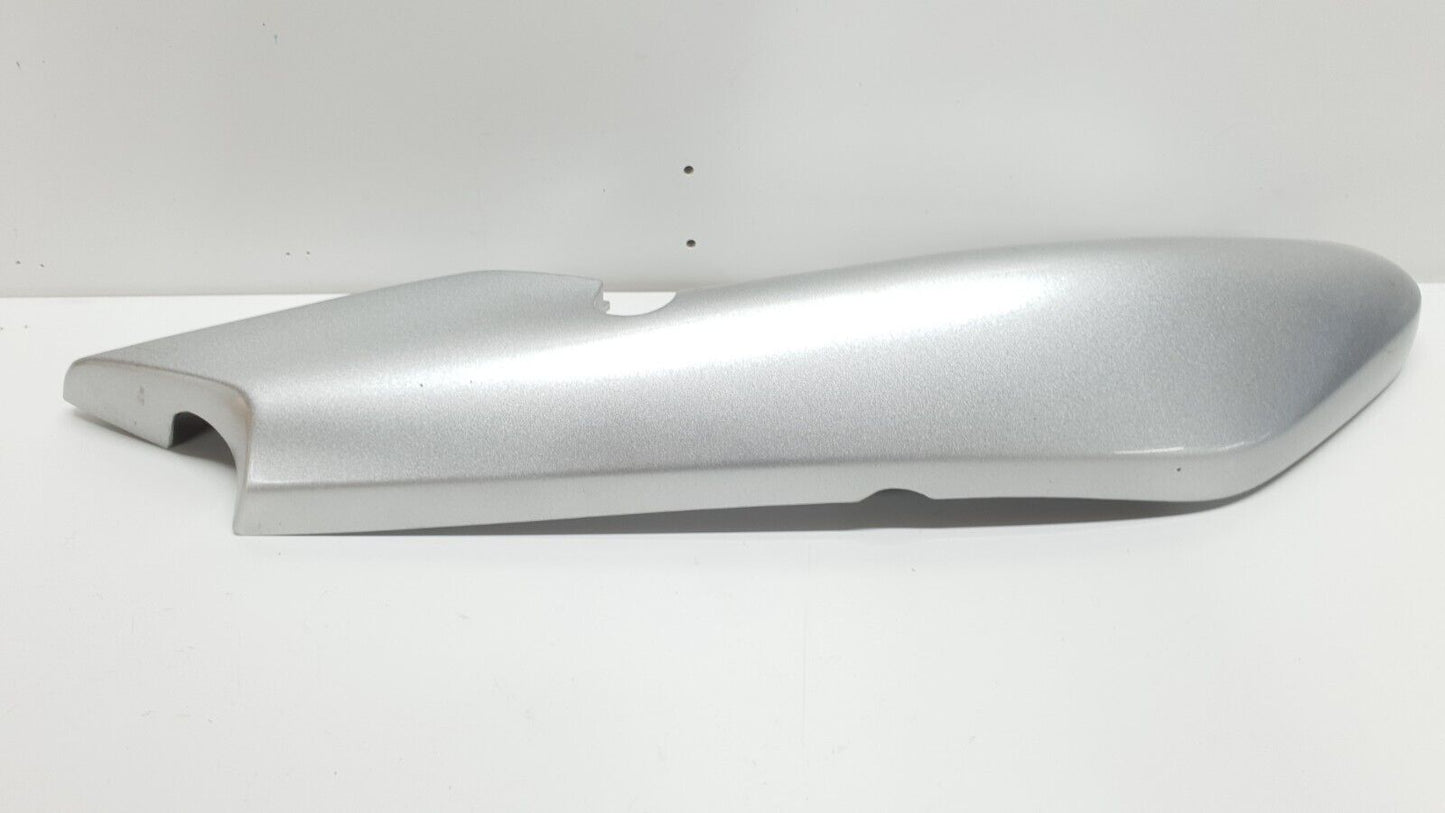 Carénage arrière droit Yamaha YBR 125 2007 Réf 5VL-F472K-00-P1 Rear right cover