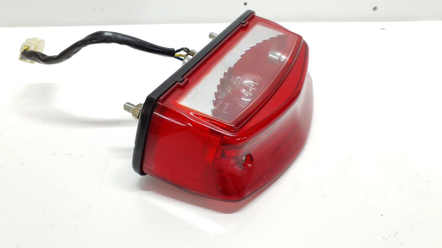 Feu arrière Yamaha YBR 125 2007 Réf : 3D9-H4700-00-00 Rear light