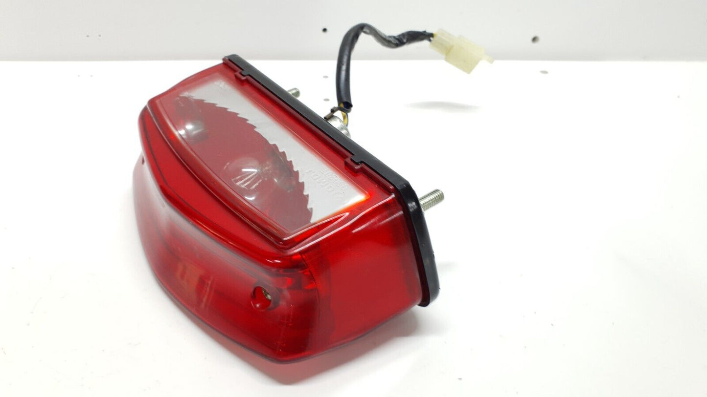 Feu arrière Yamaha YBR 125 2007 Réf : 3D9-H4700-00-00 Rear light