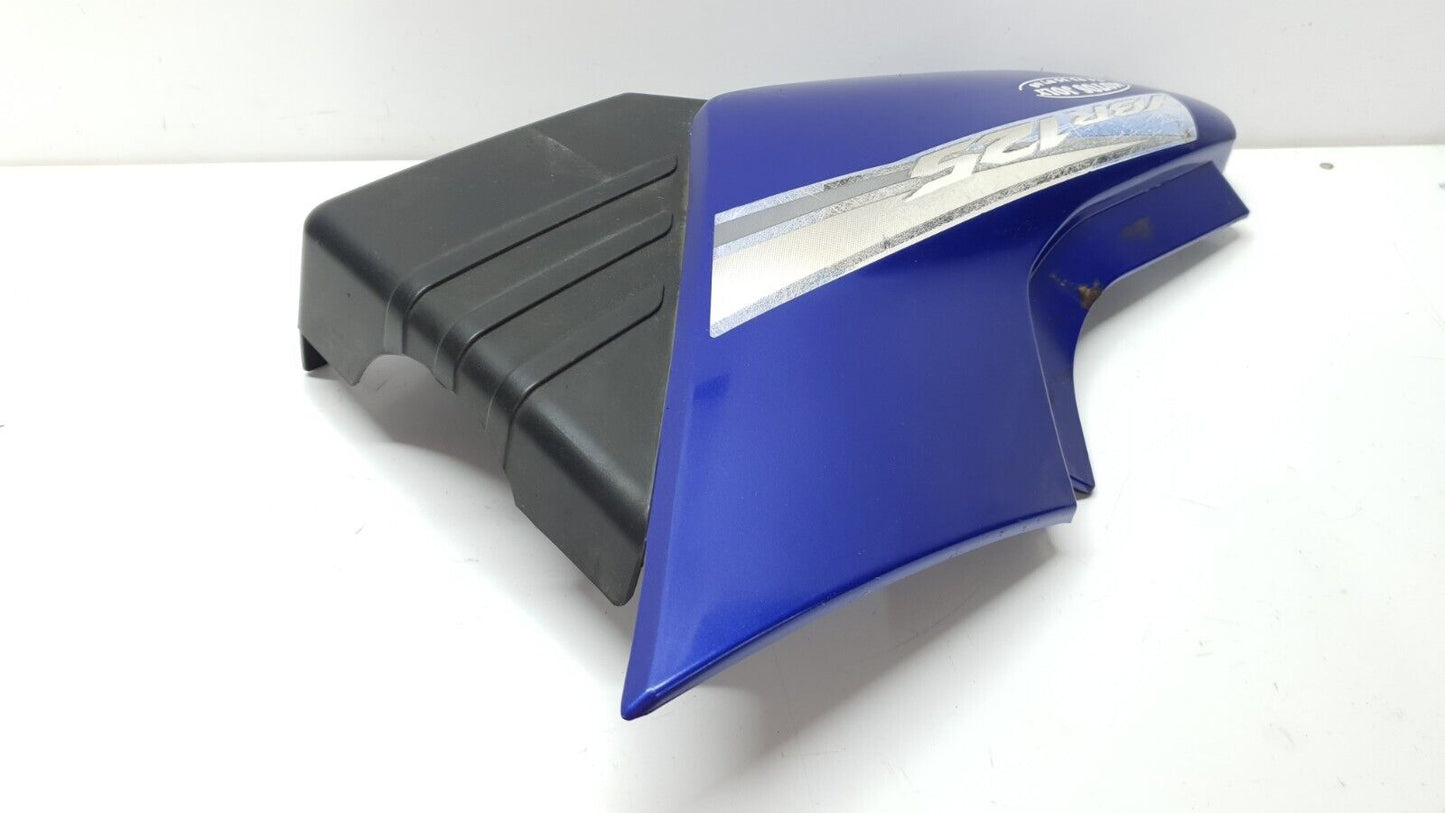 Carénage latéral droit Yamaha YBR 125 2009 Réf : 3D9-Y2172-21-0X Right cover