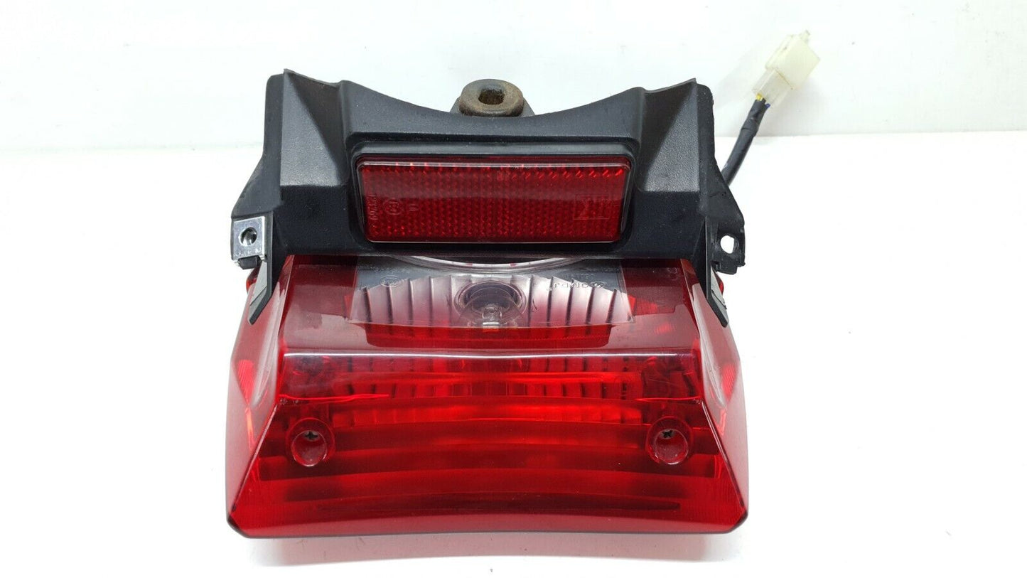 Feu arrière Yamaha YBR 125 2011 Réf : 5VL-Y8471-01 Rear Light