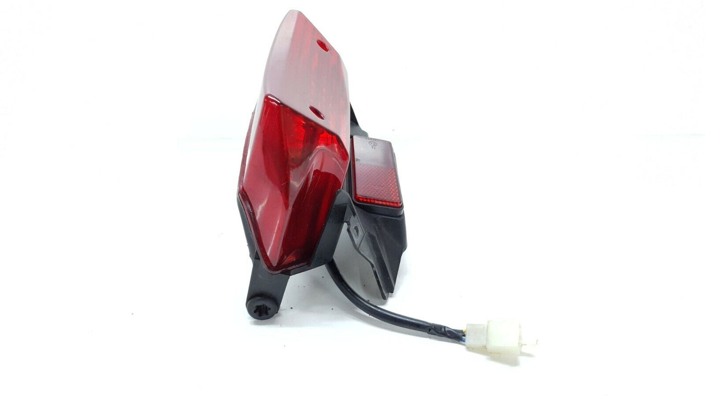 Feu arrière Yamaha YBR 125 2011 Réf : 5VL-Y8471-01 Rear Light