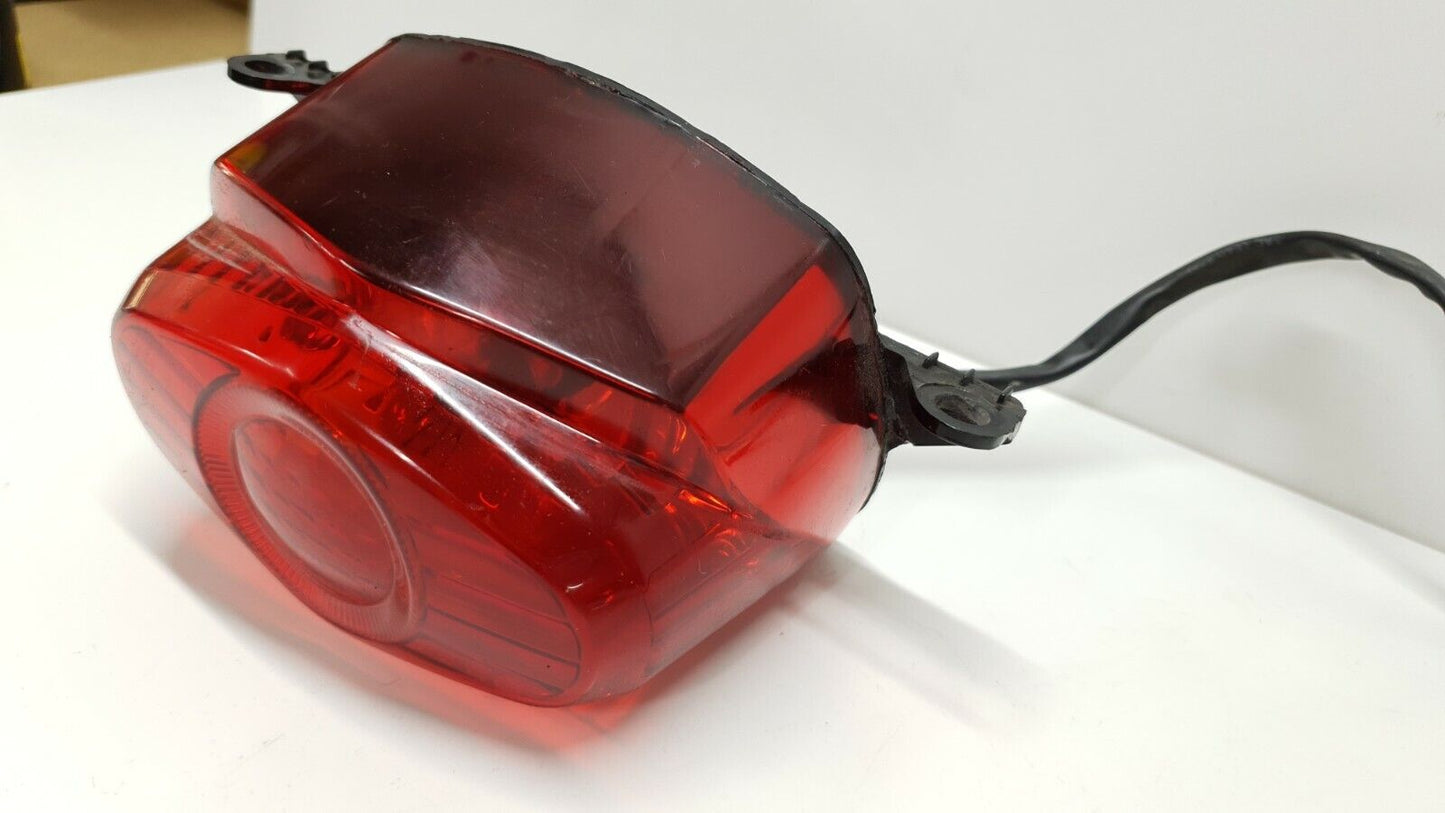 Feu arrière Honda CBF 125 2012 Réf : 33710-KWF-951 Rear light