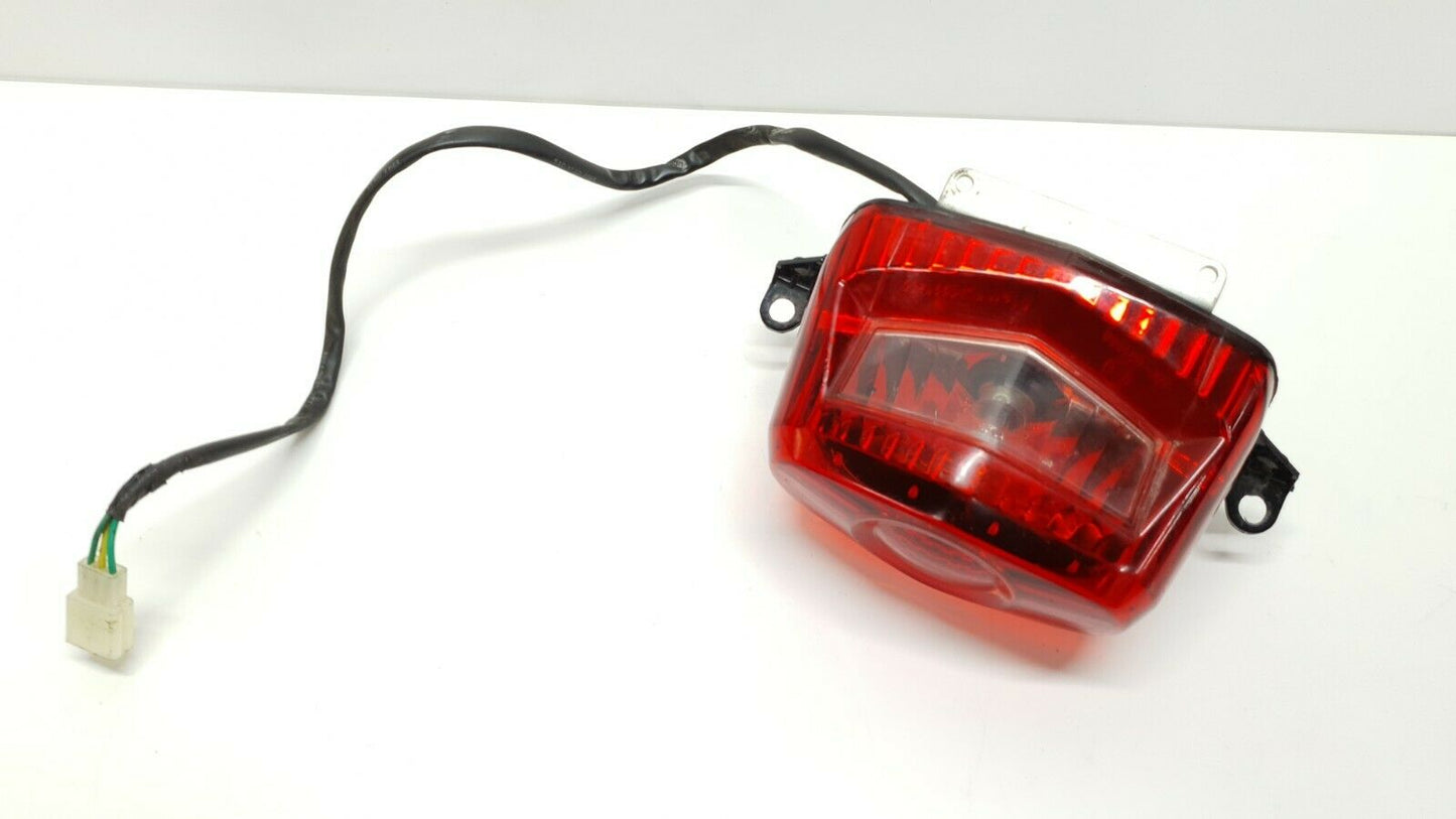 Feu arrière Honda CBF 125 2012 Réf : 33710-KWF-951 Rear light