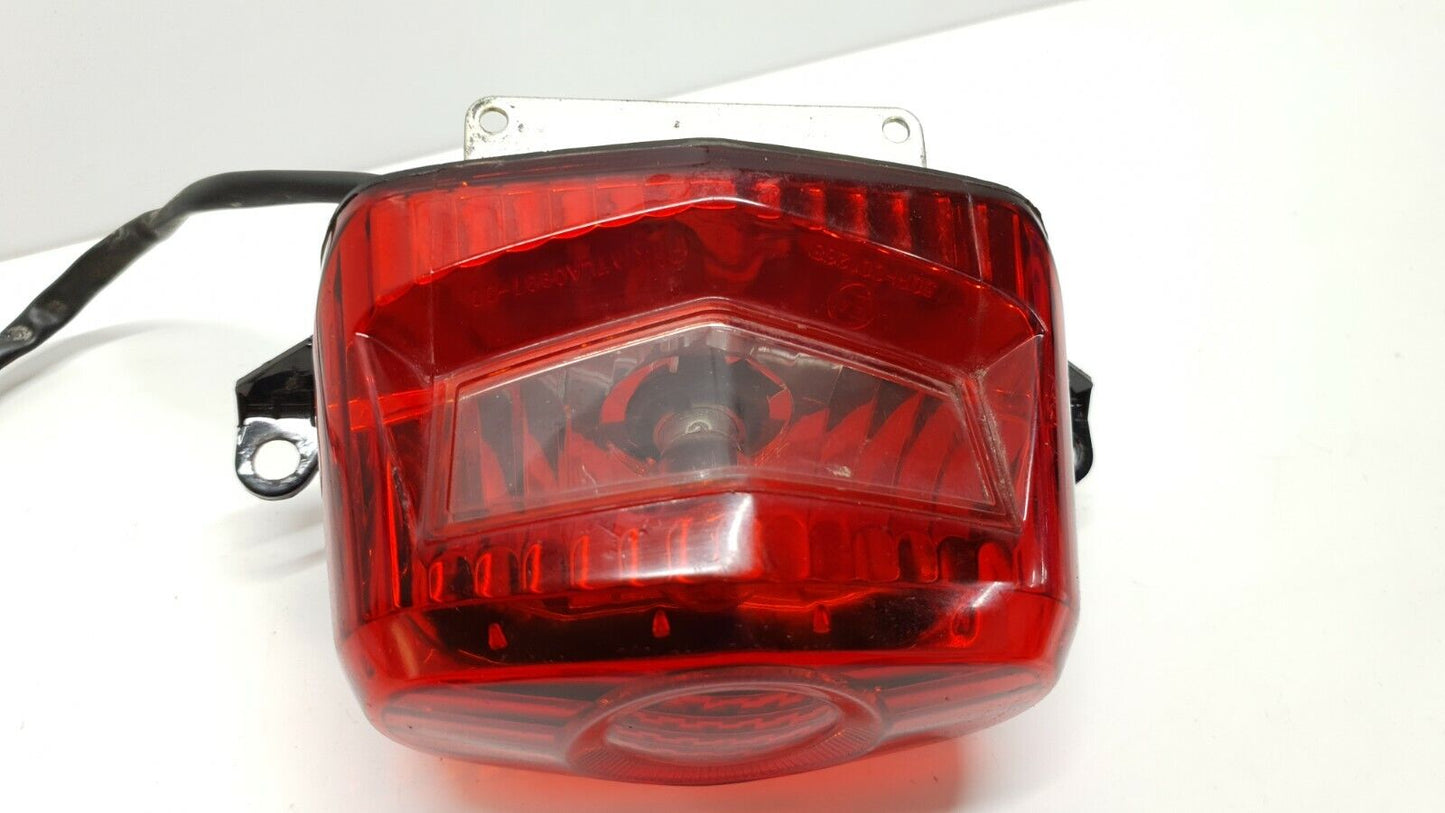 Feu arrière Honda CBF 125 2012 Réf : 33710-KWF-951 Rear light