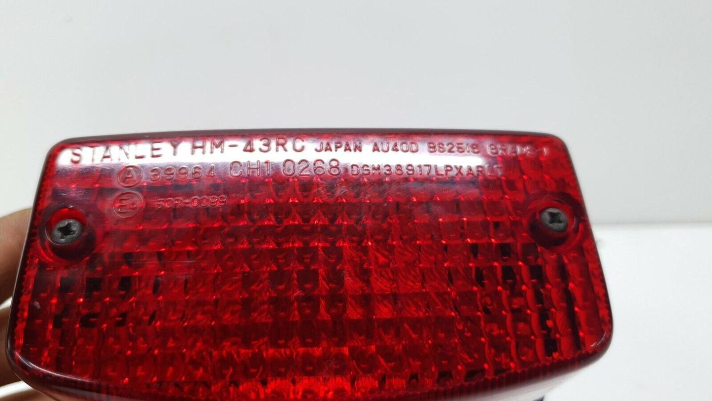 Feu arrière / phare arrière Honda CG 125 1998 Réf : 33701-KCH-601 Rear light