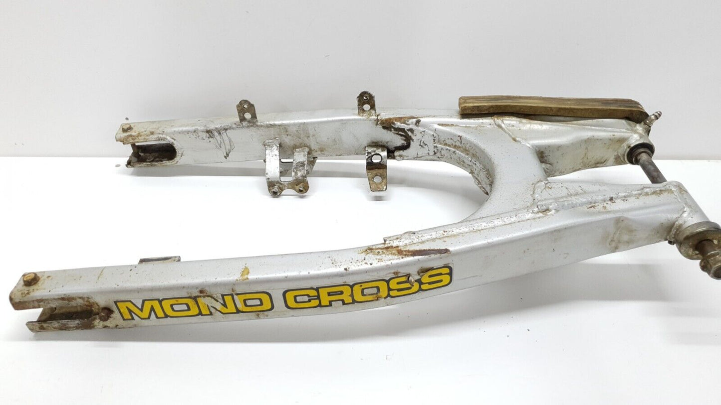 Bras oscillant Yamaha DT125LC 1987 n°7 Réf : 34Y-22110-00-35 Swingarm