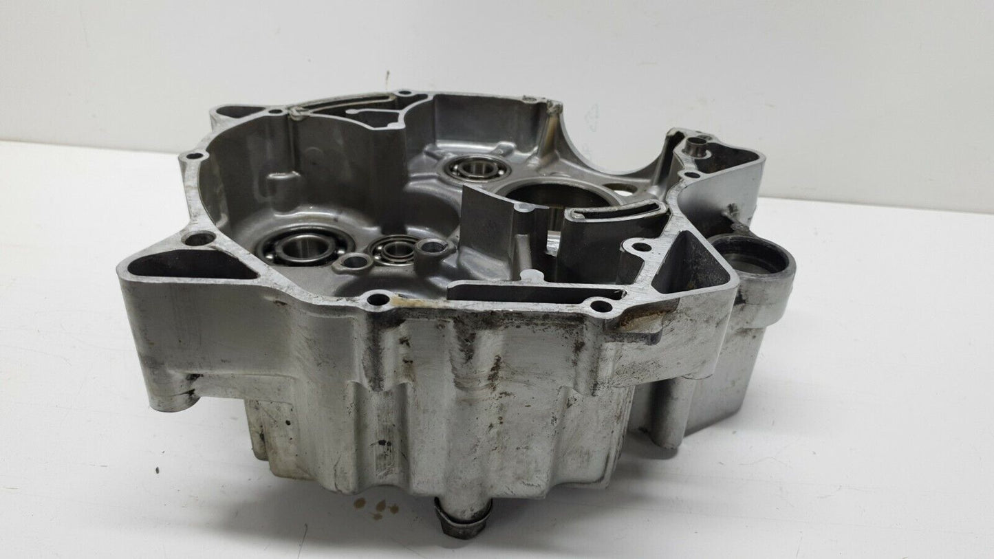 Carter moteur central gauche Yamaha YBR 125 2006 Réf : 5VL-W1510-11 Crankcase