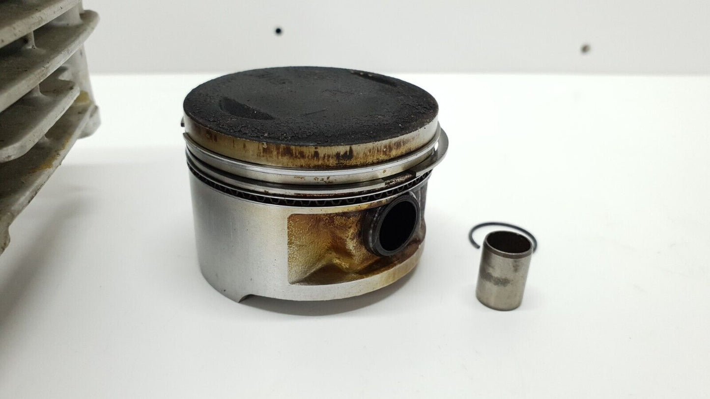 Cylindre et piston 54mm Yamaha YBR 125 2005 Réf : 5VL-E1310-00-00 Cylinder